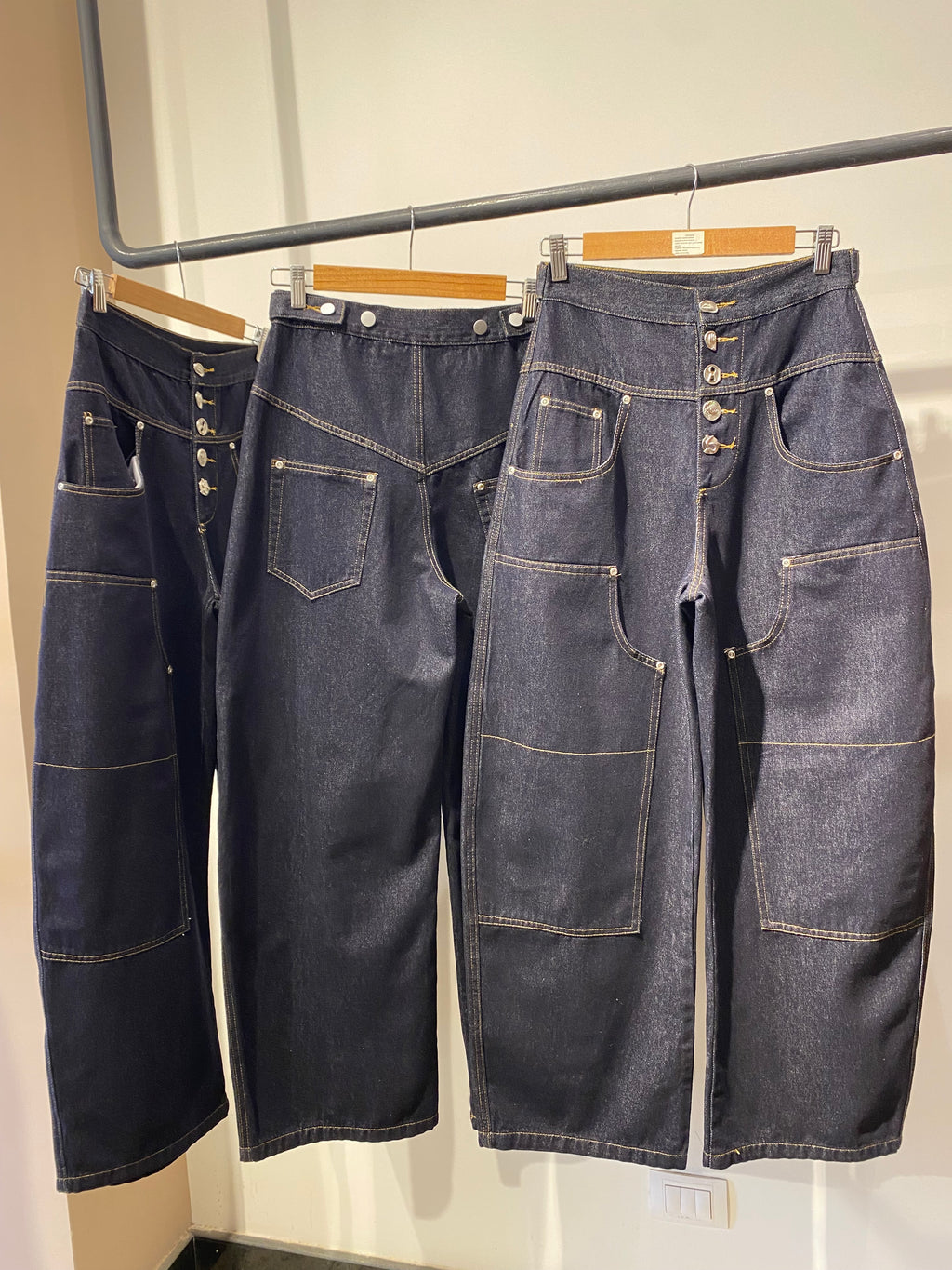 High-waist wide-leg jeans
