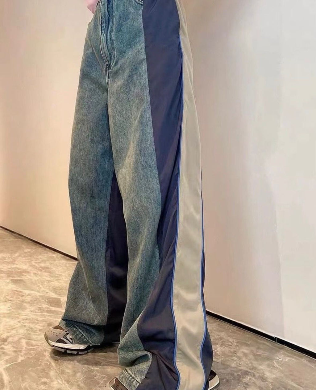 Contrast Wide-Leg Denim Pants