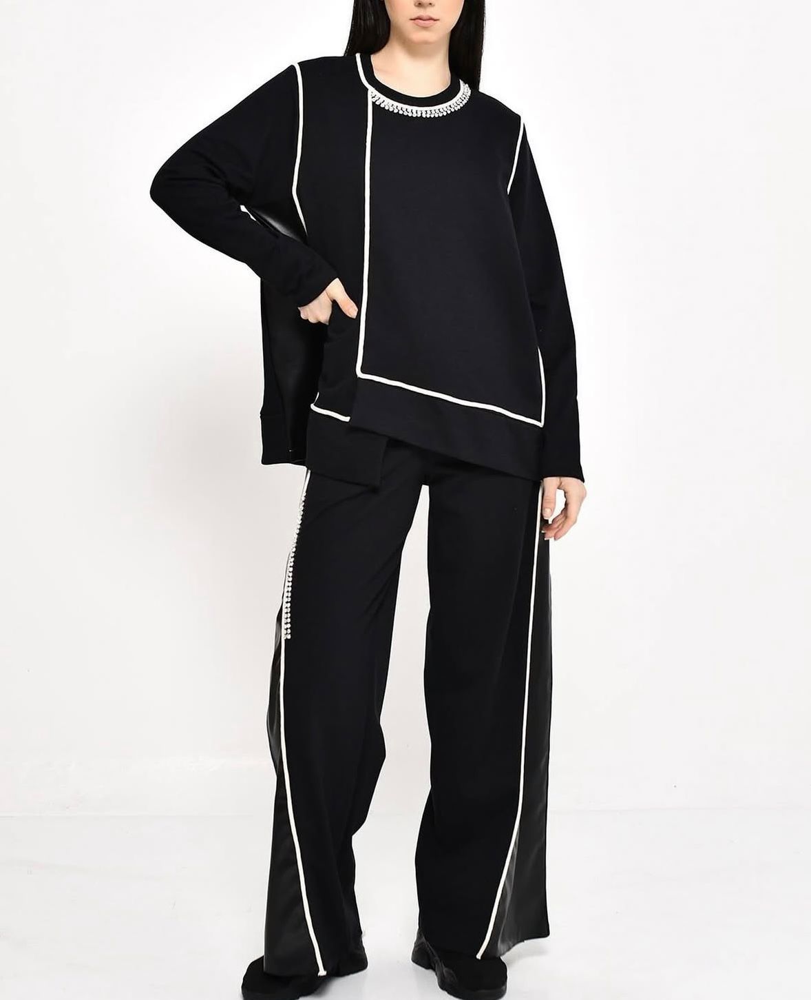 Black Contrast-Trim Set